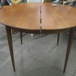 554 4731 DINING TABLE